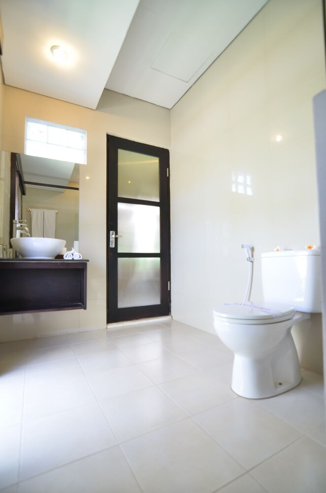 Cottage - Bathroom