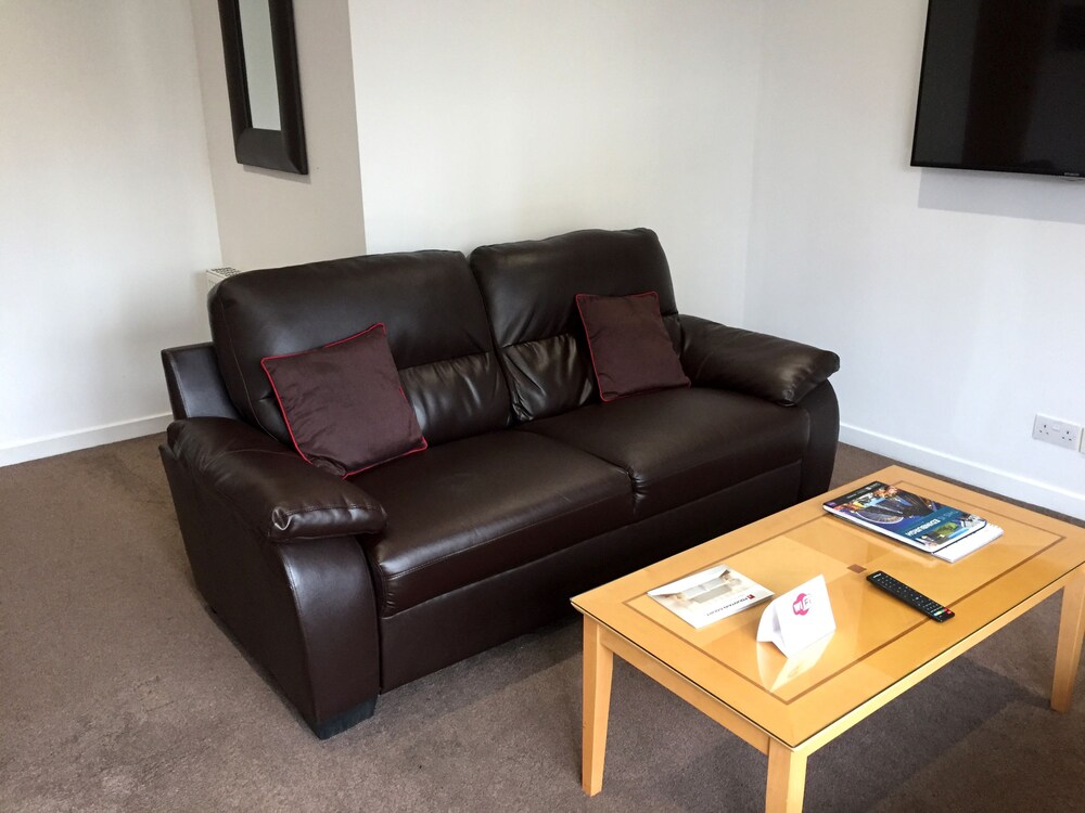 Apartment, 2 Bedrooms - Living Area