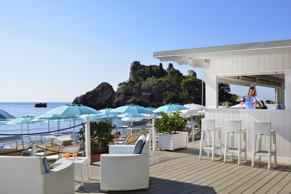 Hotel Bar