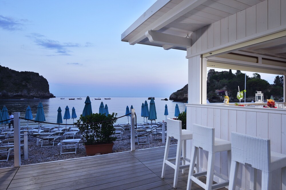 Hotel Bar
