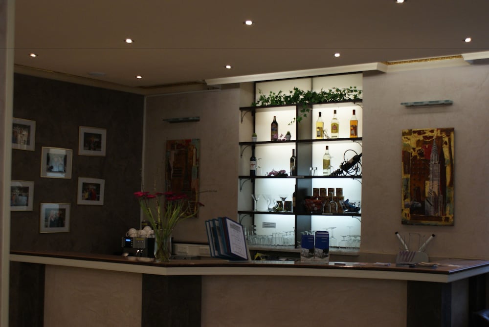 Hotel Bar