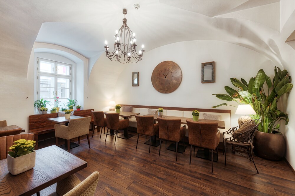 Hotel Lounge