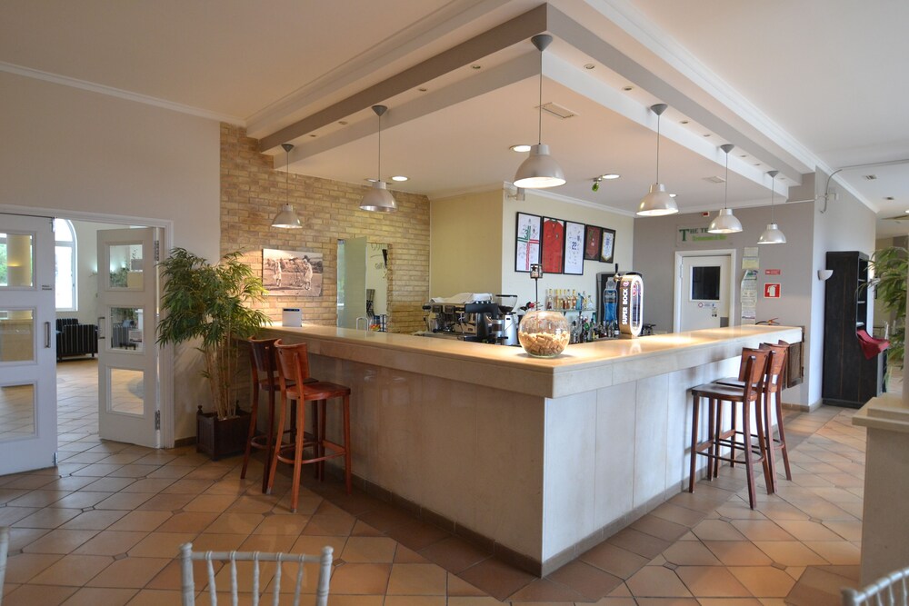 Hotel Bar