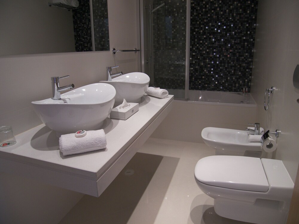 Standard Apartment, 1 Bedroom, Garden View, Garden Area - Bathroom