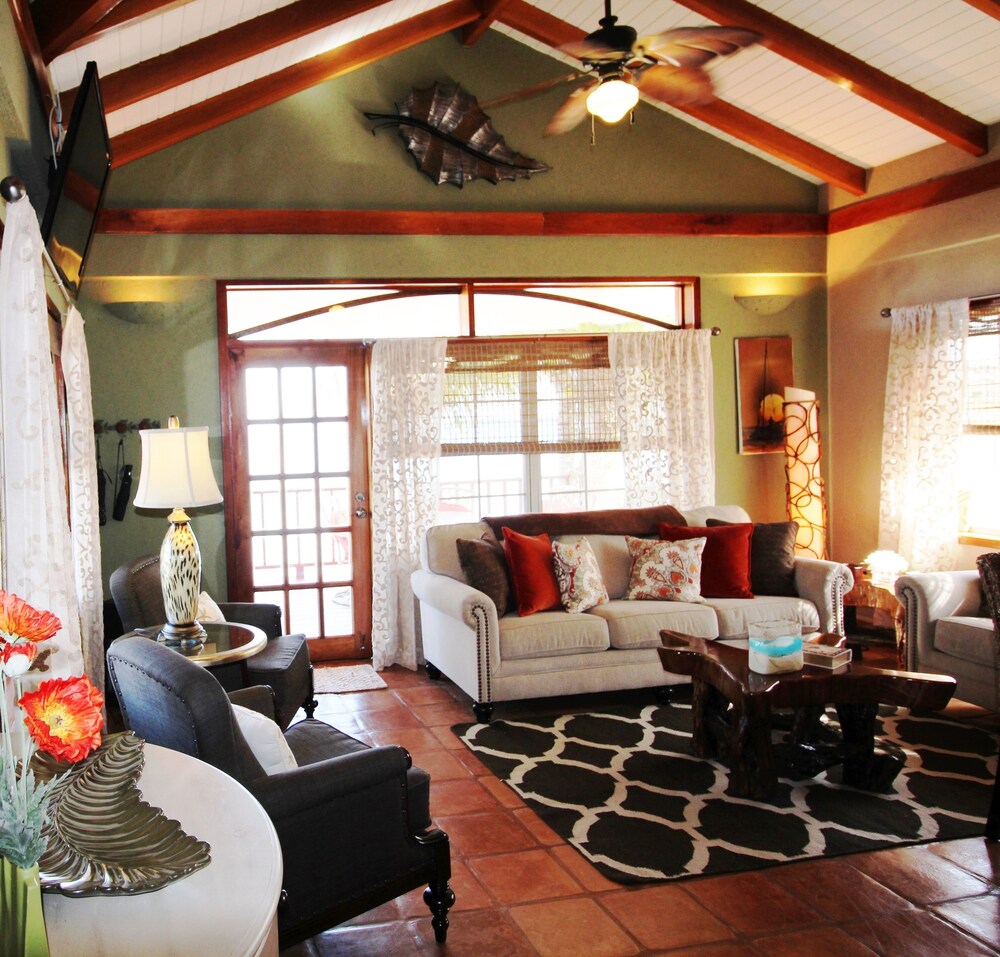 Luxury Villa, 1 Bedroom, Sea Facing - Living Area