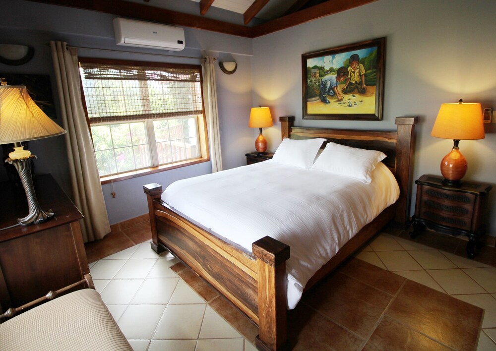 Luxury Villa, 2 Bedrooms, Sea View - Guestroom