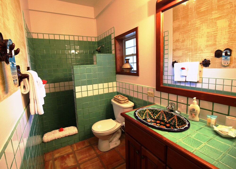 Luxury Room, 1 Bedroom, Partial Sea View - Bathroom