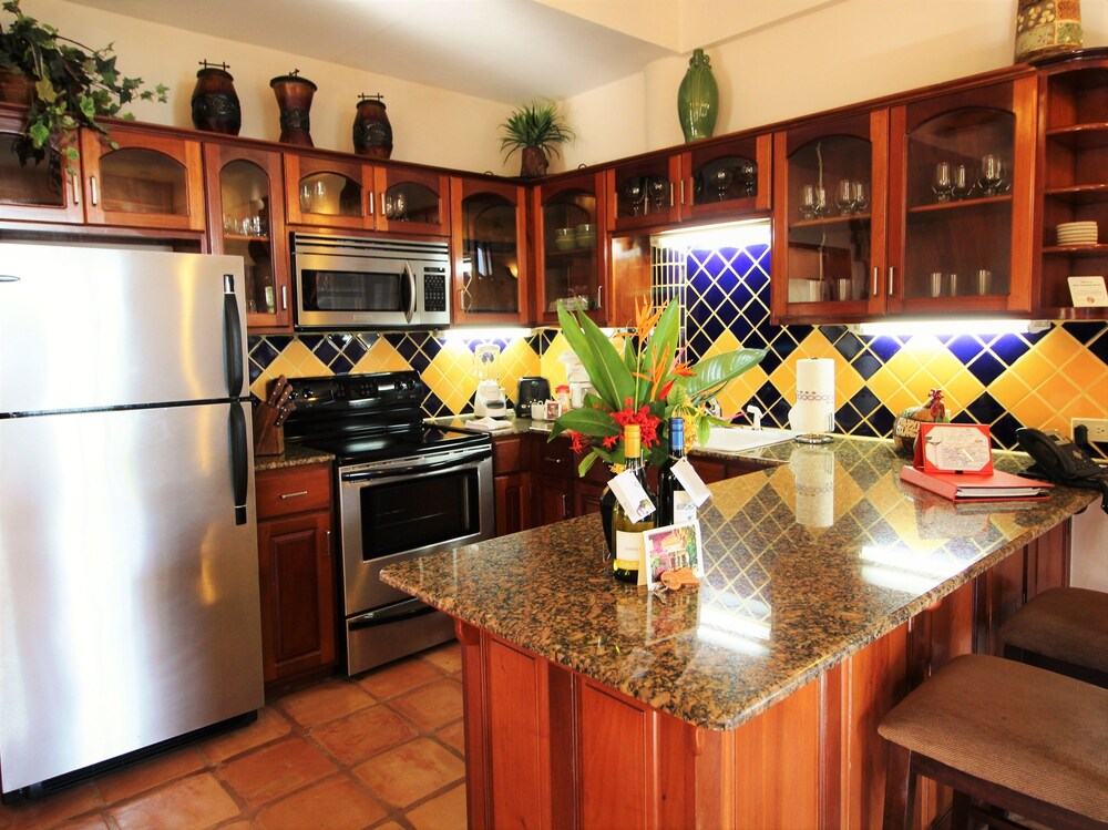 Luxury Room, 1 Bedroom, Partial Sea View - In-Room Kitchen