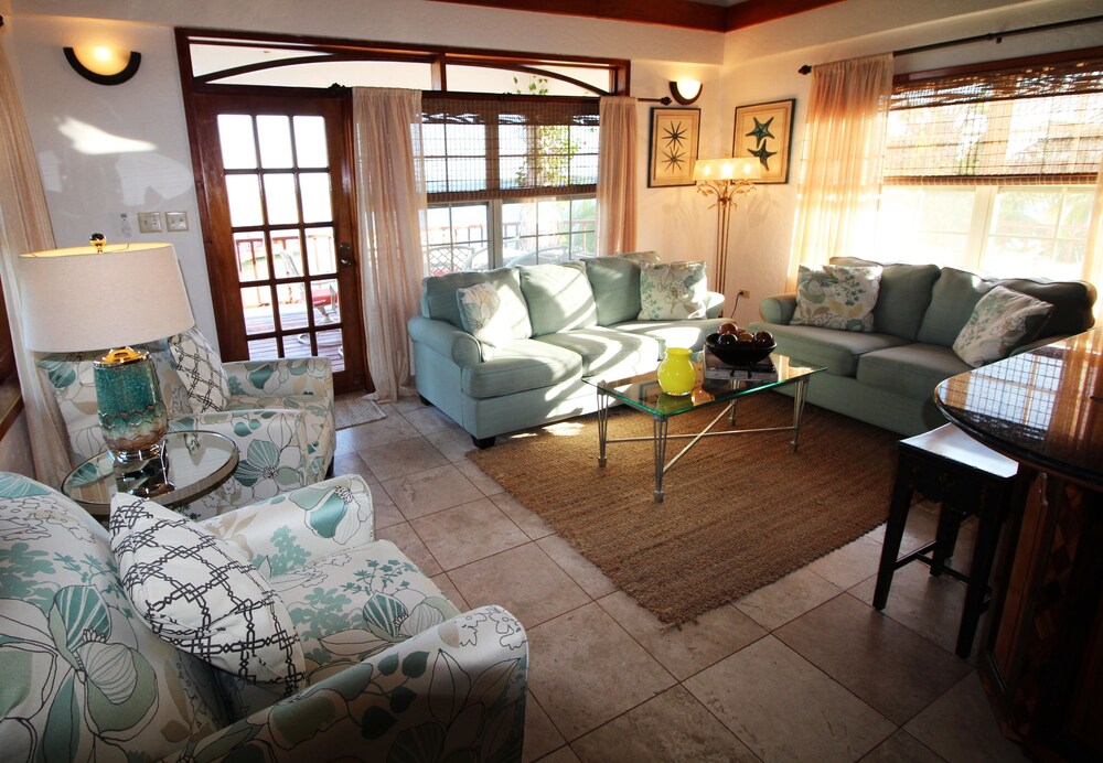 Luxury Villa, 2 Bedrooms, Sea Facing - Living Area