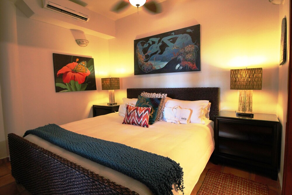 Luxury Room, 2 Bedrooms, Partial Sea View - Guestroom