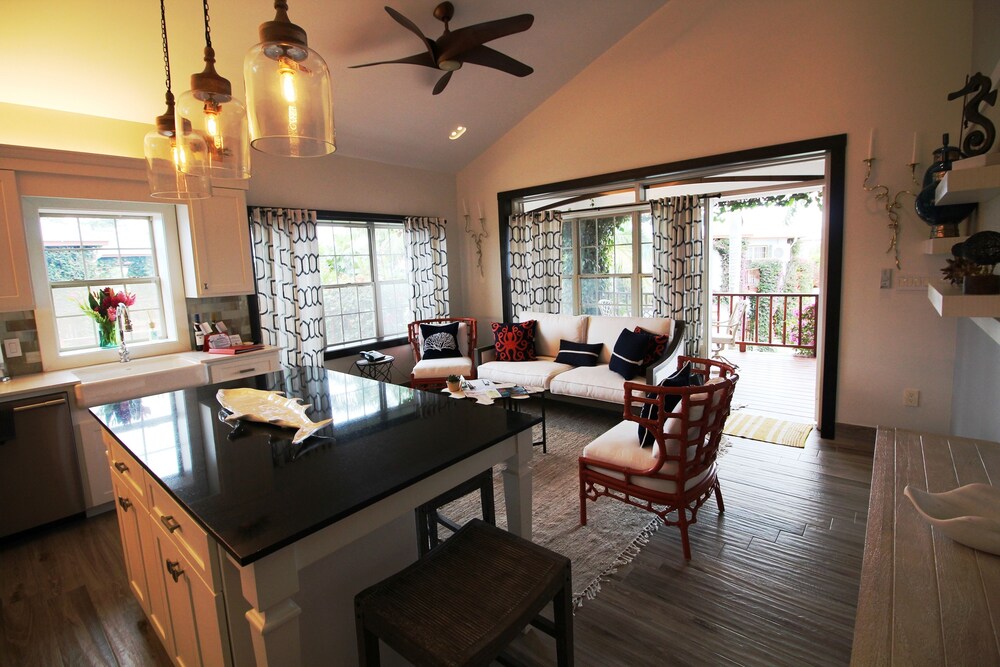 Luxury Villa, 2 Bedrooms, Sea View - Living Area