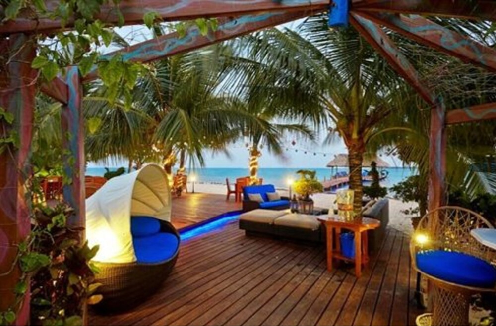 Hotel Lounge