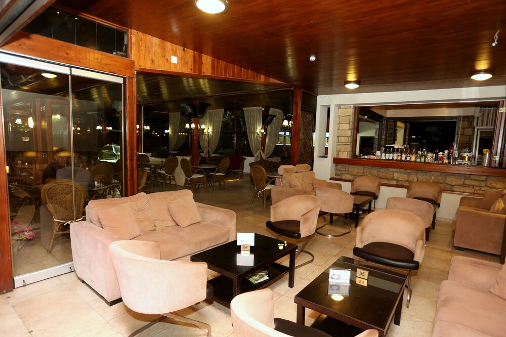 Hotel Bar