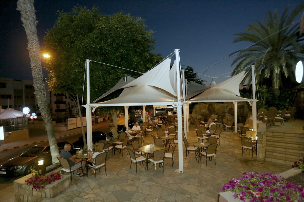 Hotel Bar