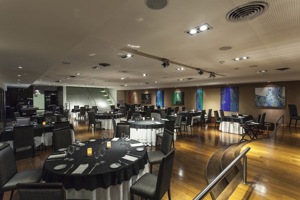Food Court