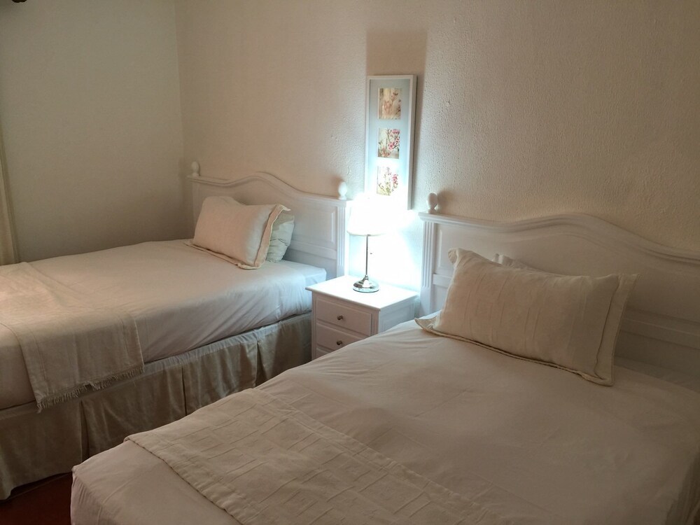 Apartment, 2 Bedrooms - Guestroom