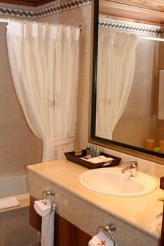 Apartment, 2 Bedrooms - Guestroom