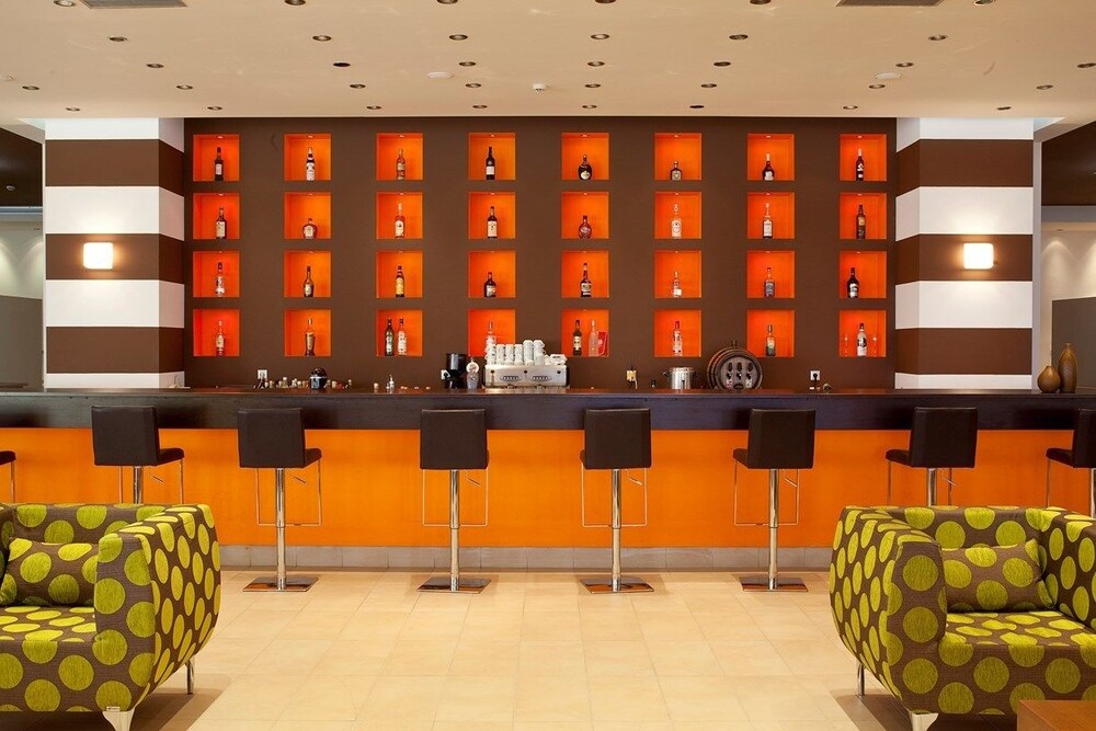 Hotel Bar