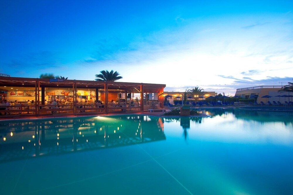 Poolside Bar