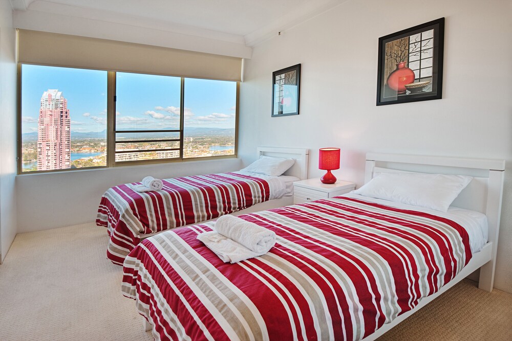Three Bedroom Executive Apartment - Guestroom