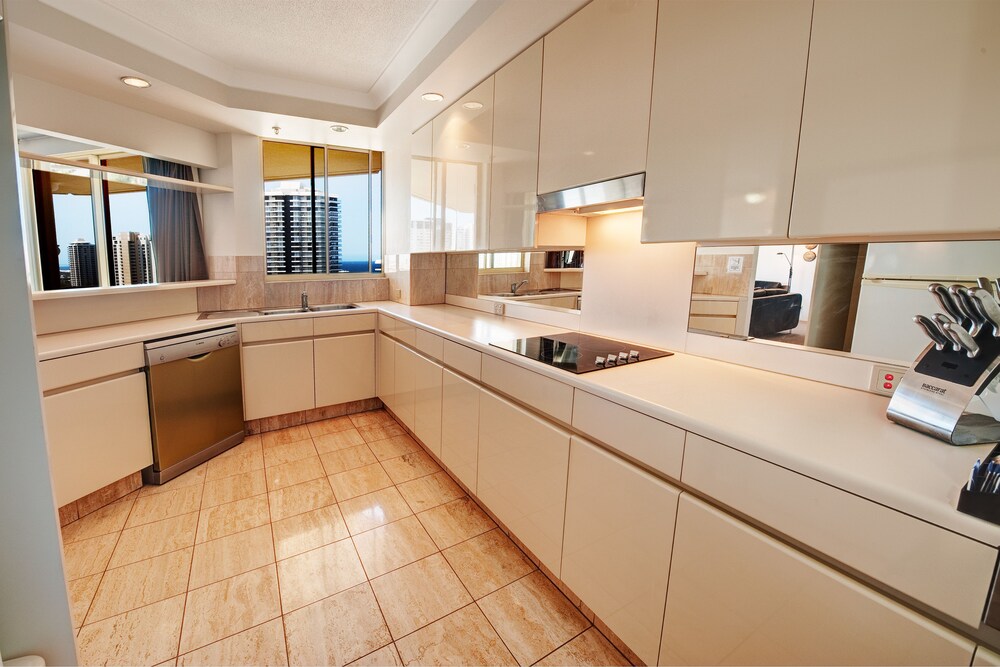 2 Bedroom Executive Plus Apartment - In-Room Kitchen