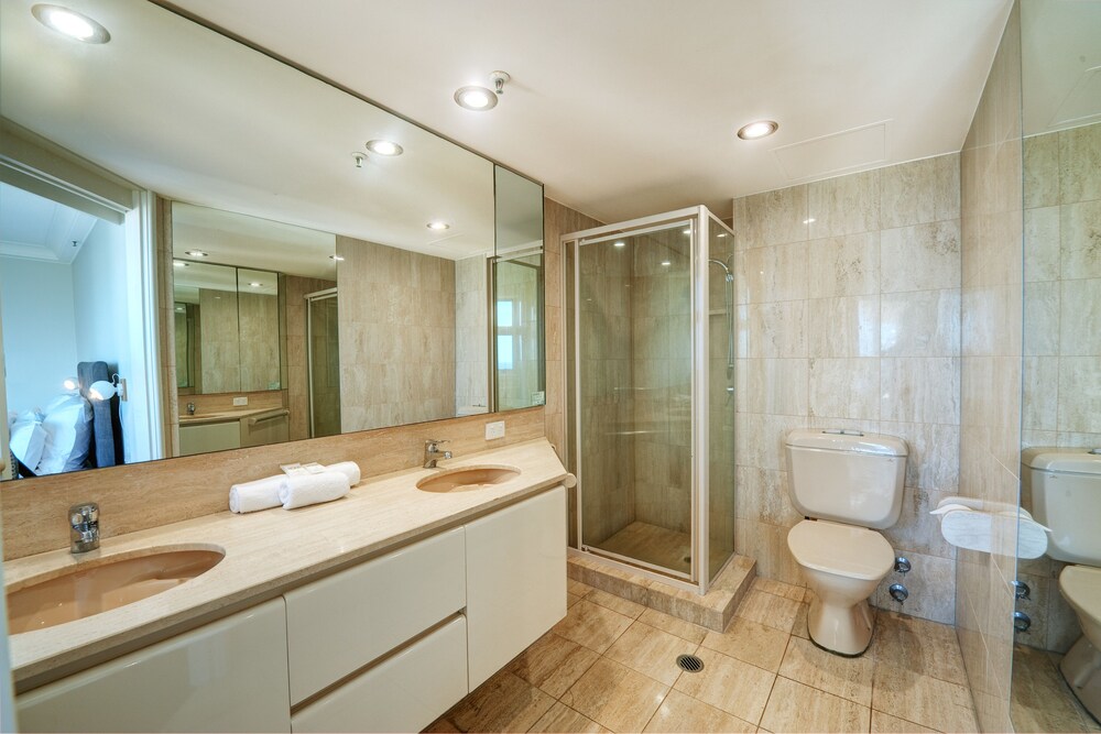 3 Bedroom Executive Plus - Bathroom