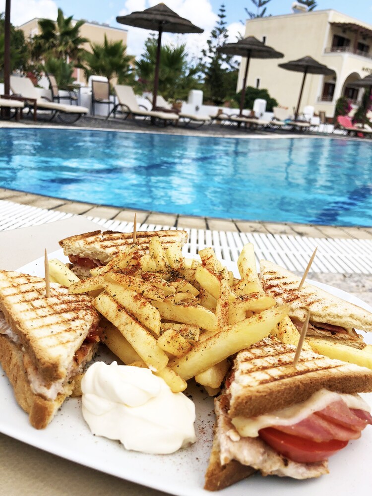 Poolside Bar