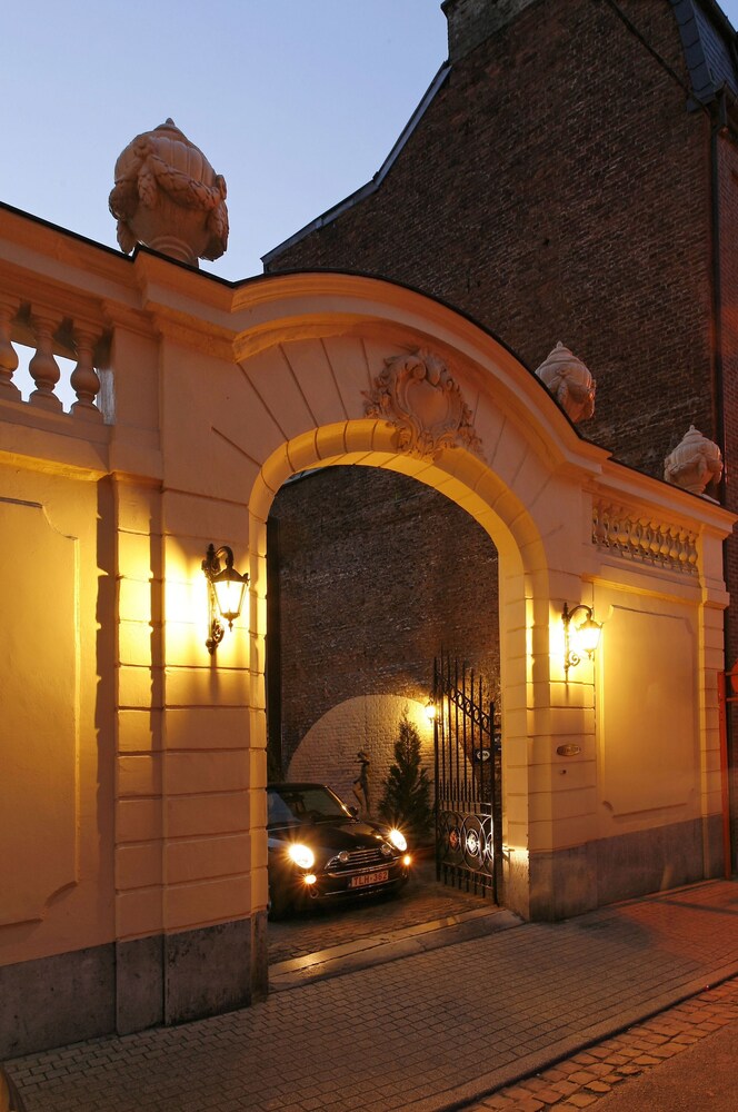 Hotel Front - Evening/Night