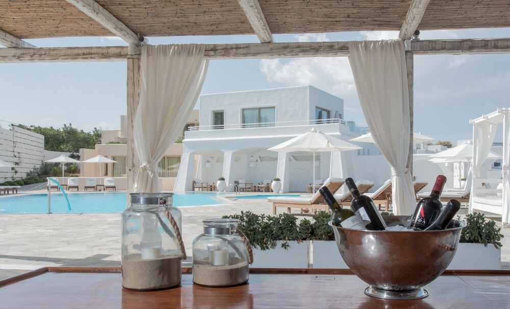 Poolside Bar