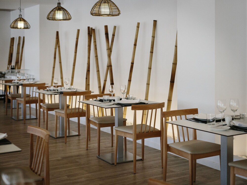 Couples Dining