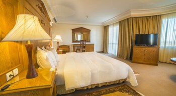 Room Service - Dining