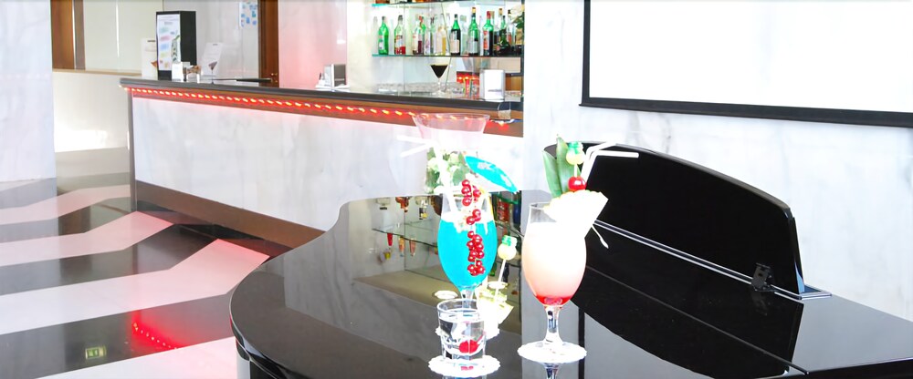 Hotel Bar