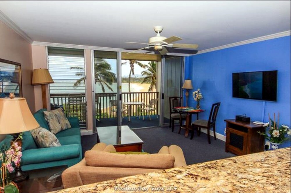 Standard Room, 1 Bedroom, Oceanfront - Living Room