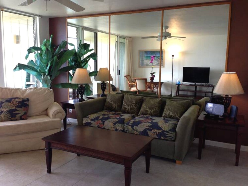 Standard Room, 1 Bedroom, Oceanfront - Living Room