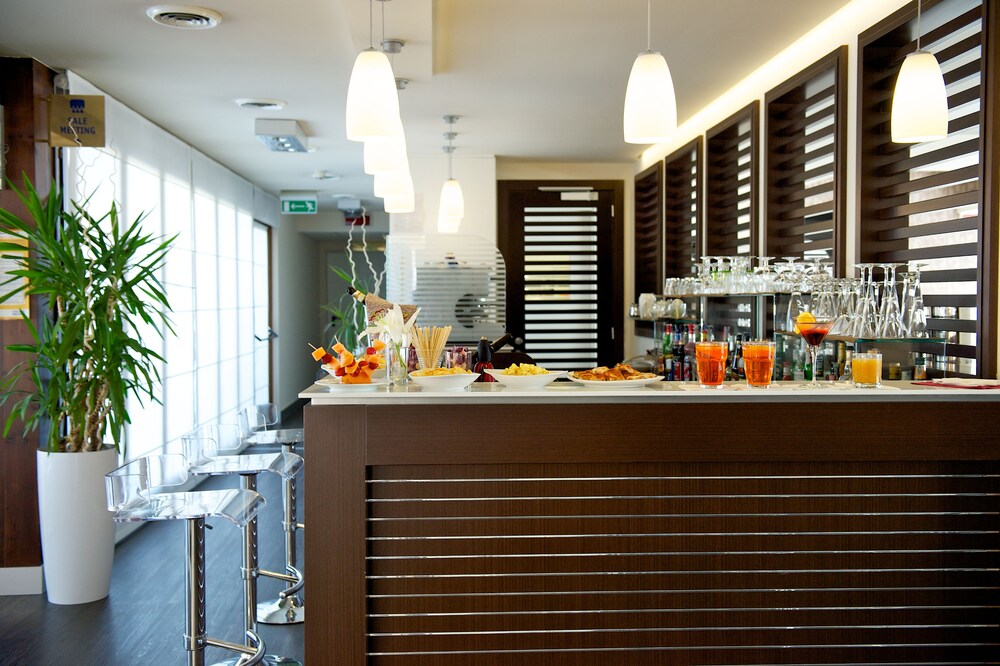 Hotel Bar