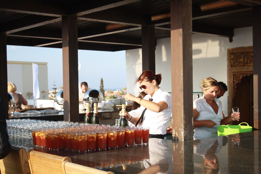 Hotel Bar