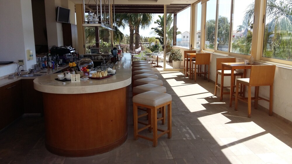 Hotel Bar