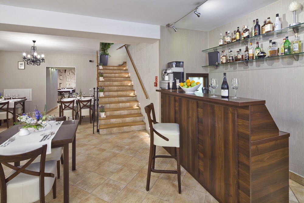 Hotel Bar
