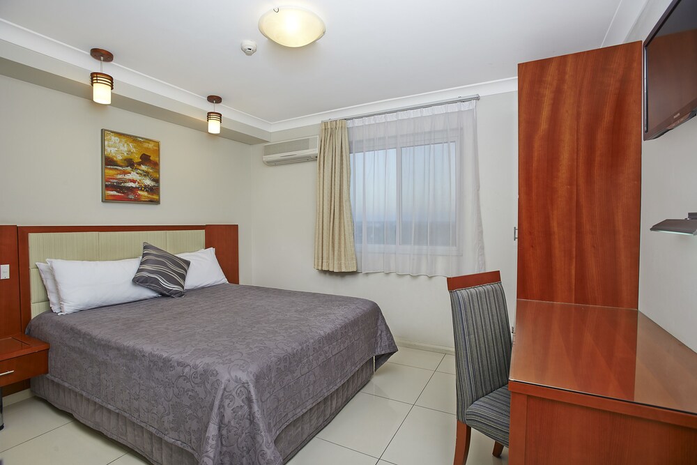 Basic Suite - Guestroom