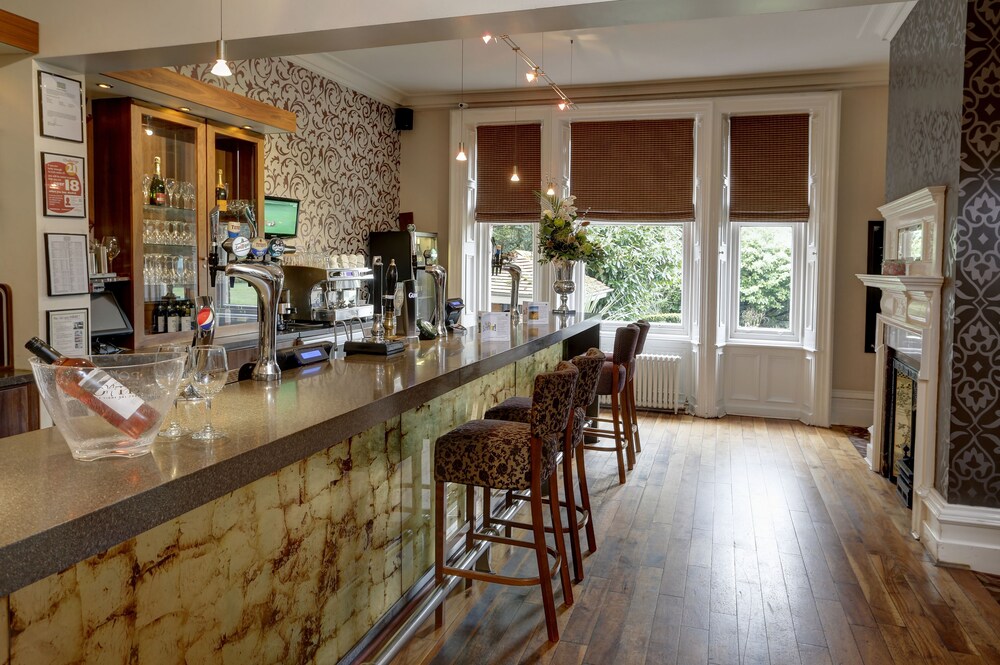 Hotel Bar