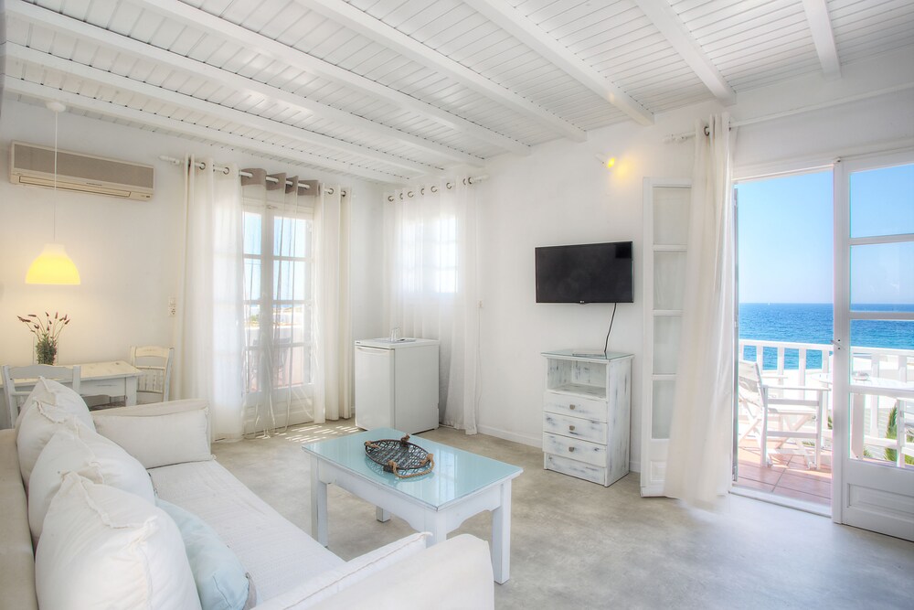 Junior Suite, Sea View - Guestroom