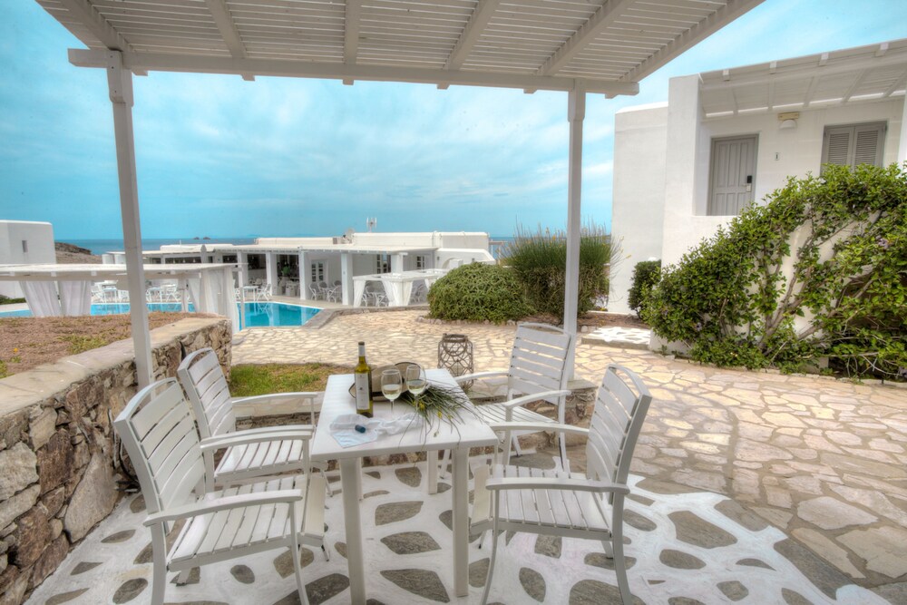 Grand Suite, Partial Sea View, Ground Floor - Terrace/Patio