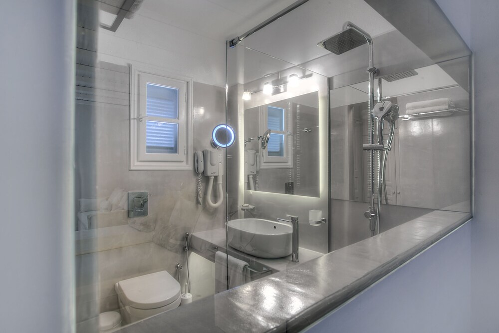 Superior Studio, Sea View - Bathroom