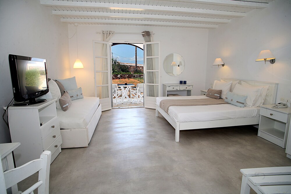 Junior Suite, Garden View - Guestroom