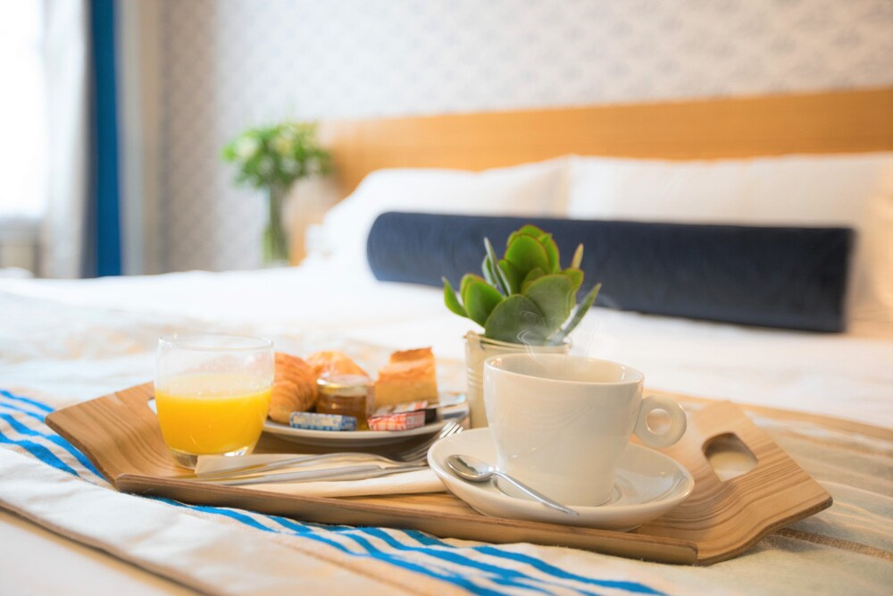 Room Service - Dining