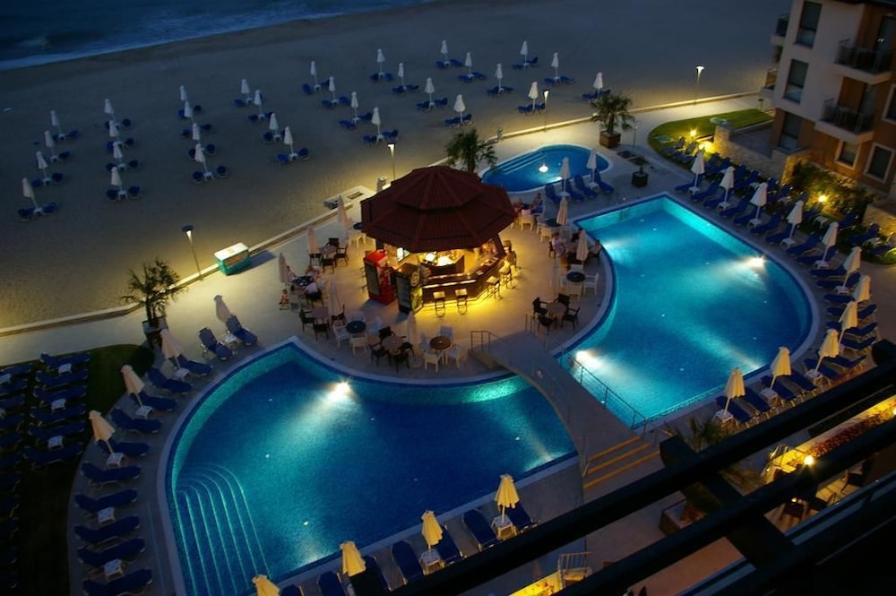 Poolside Bar