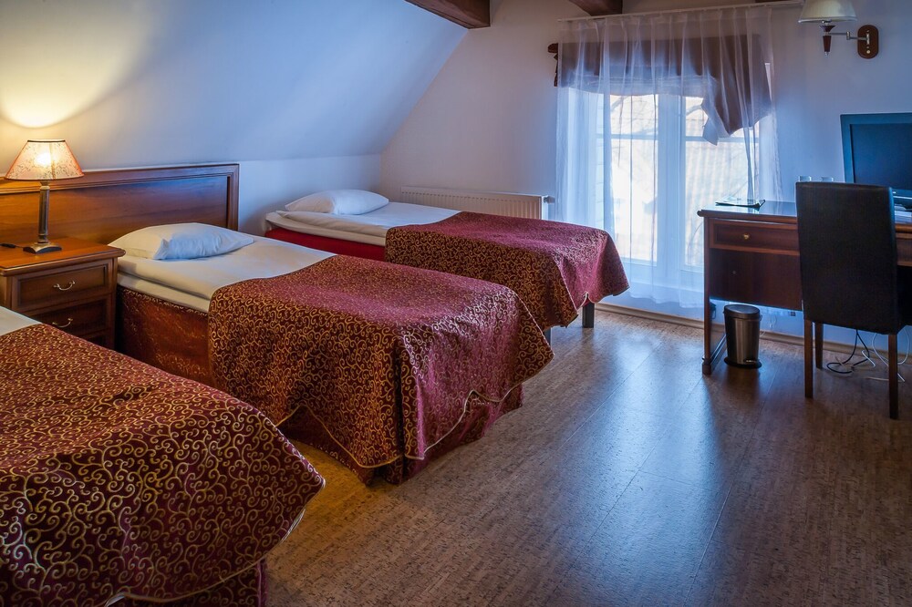 Standard Triple Room - Guestroom
