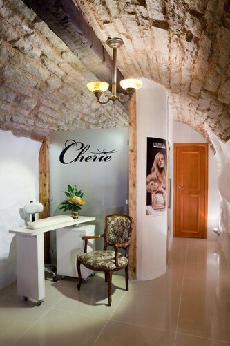 Nail Salon