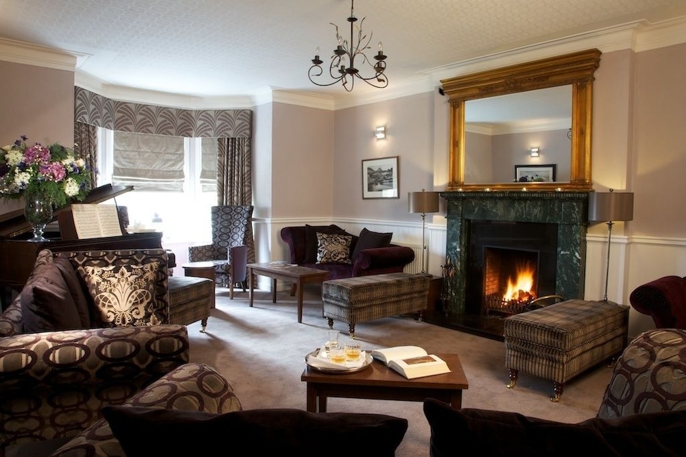 Hotel Lounge