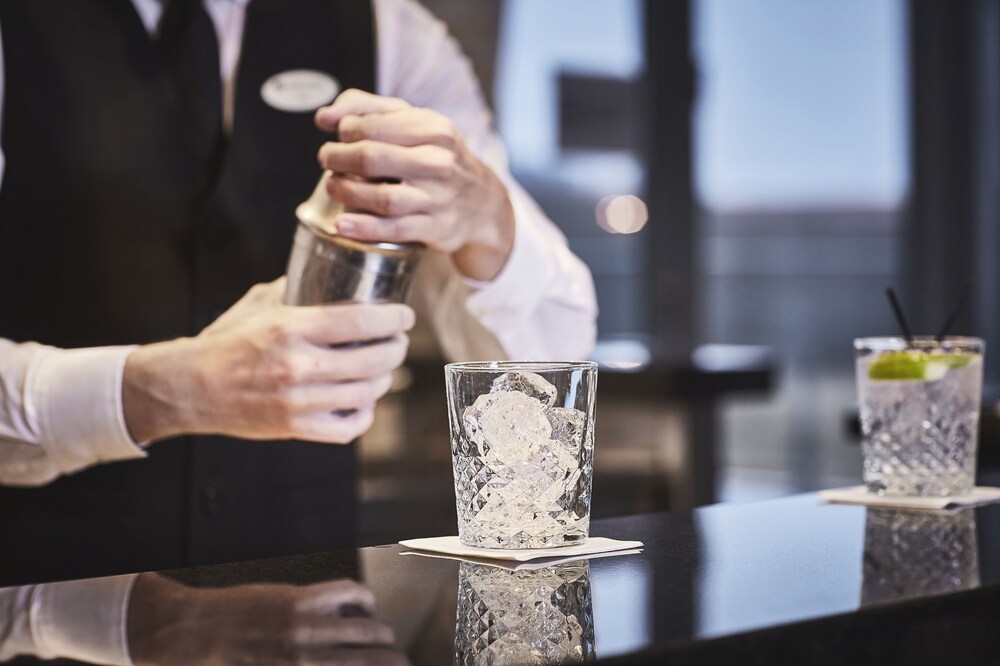 Hotel Bar
